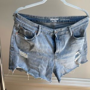Levi’s denizen high rise denim shorts size 14/32W